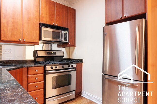 Photo - 622 W Roscoe St Apartment
