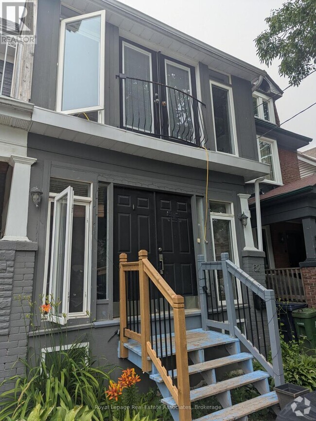 Building Photo - 52 Ashdale Ave