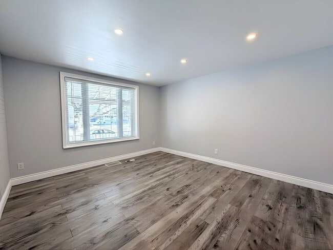 Building Photo - 49 West Avenue N