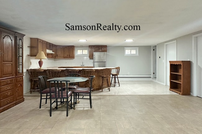 Building Photo - 72 Hillside Ave