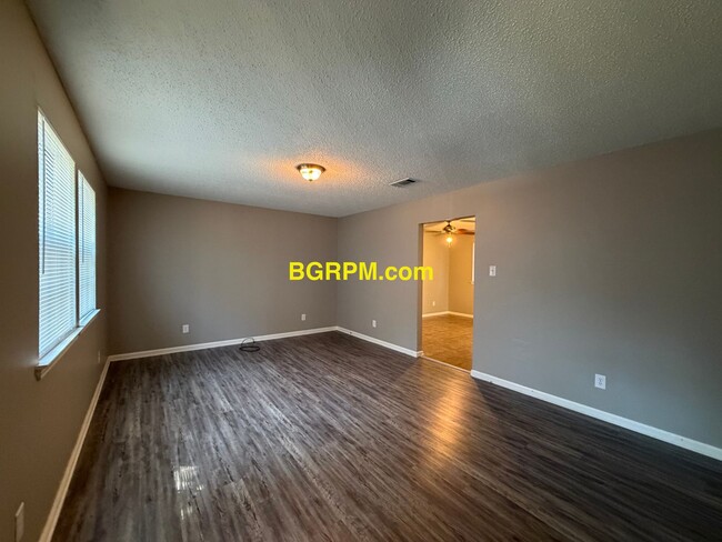Building Photo - 1217 Overview Dr