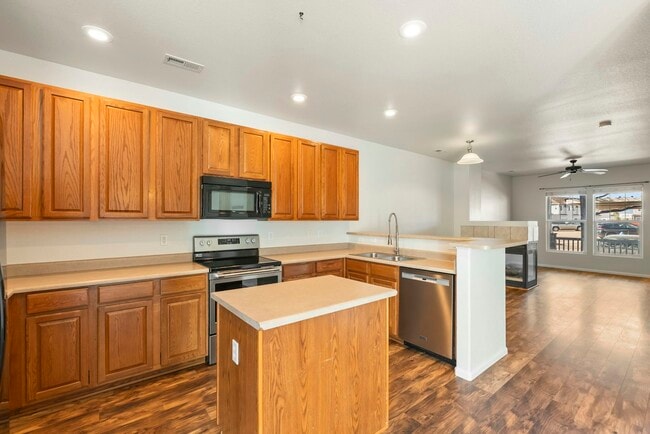 Building Photo - 2569 Shannara Grove