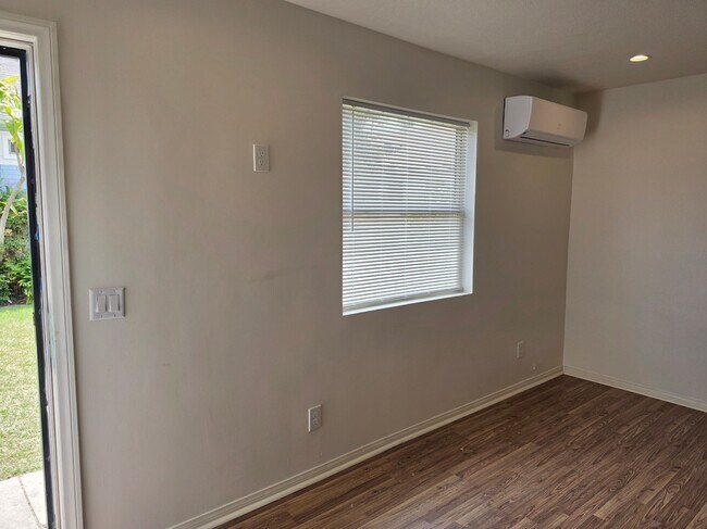 Living Room w/HVAC - 4427 4th Ave