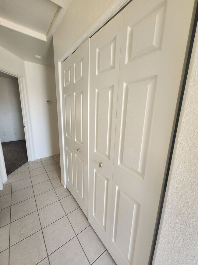 Foto del edificio - 6306 Athol Ave