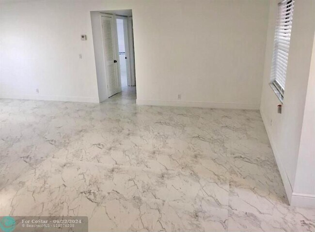 Foto del edificio - 770 NE 38th St