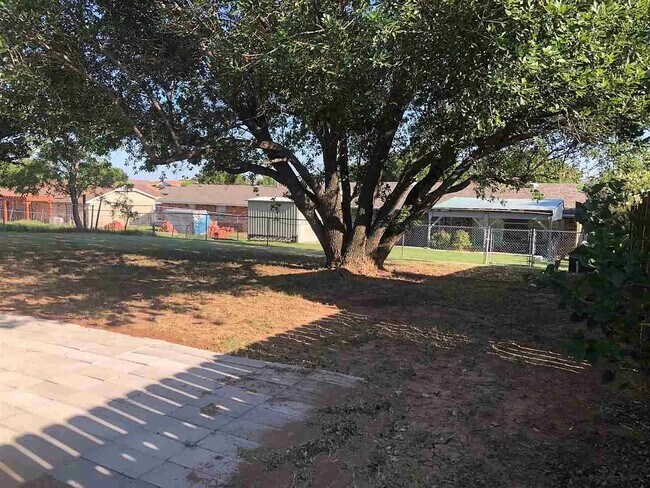 Foto del edificio - 6018 SW Brookline Ave