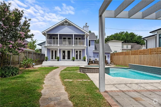 Building Photo - 6854 Catina St