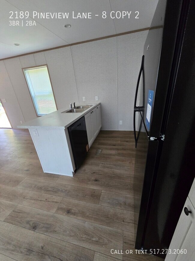 Foto del edificio - 2189 Pineview Ln