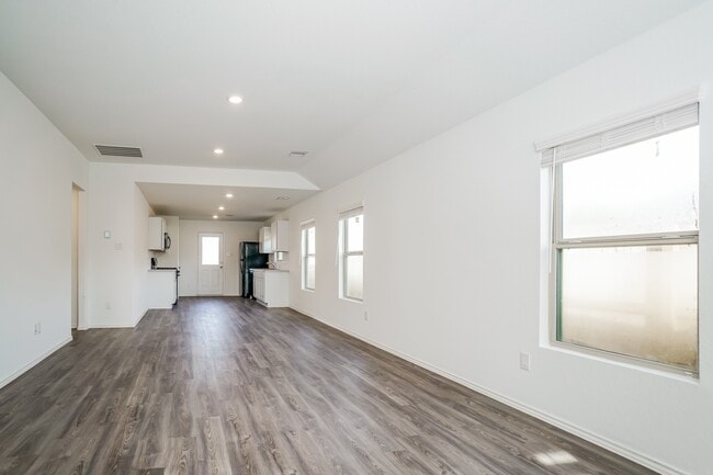 Foto del edificio - 1718 Campos Ct