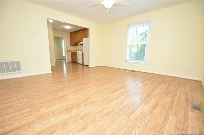 Foto del edificio - 6104 Deerwood Pl