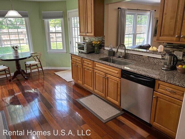 Building Photo - 4 br, 2.5 bath House - 1004 Melton Court