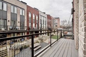 Building Photo - 1224 Chelsea Cir NW