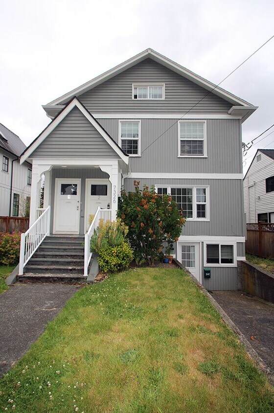 Primary Photo - 7326 Triplex