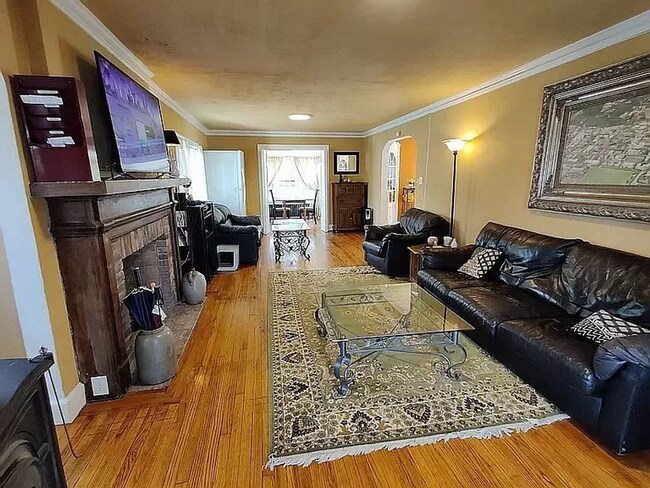 Foto del edificio - 768 N Pleasant St