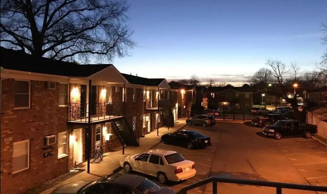 Foto del edificio - 6255 Alexander St