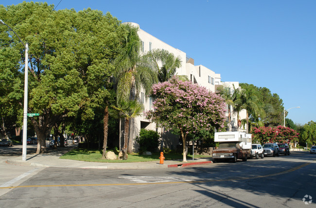 Building Photo - Bethany Towers