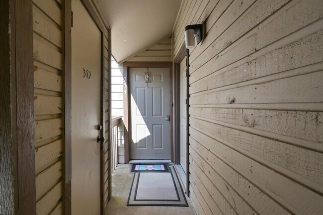 Foto del edificio - 12900 Walden Rd