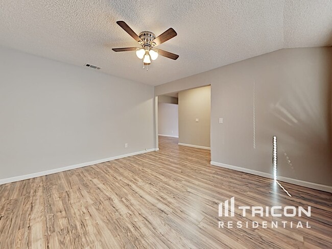 Foto del edificio - 58 Mosswood Dr