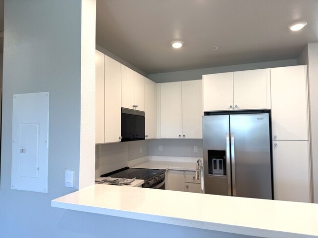 Kapili - Brand new two bedroom, two bath townhome with Garage - Kapili - Brand new two bedroom, two bath townhome with Garage