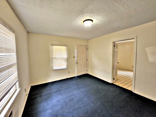 Building Photo - HOUSE FOR RENT - DECATUR