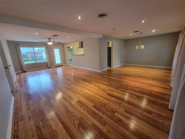 Foto del edificio - 6823 Hartland St