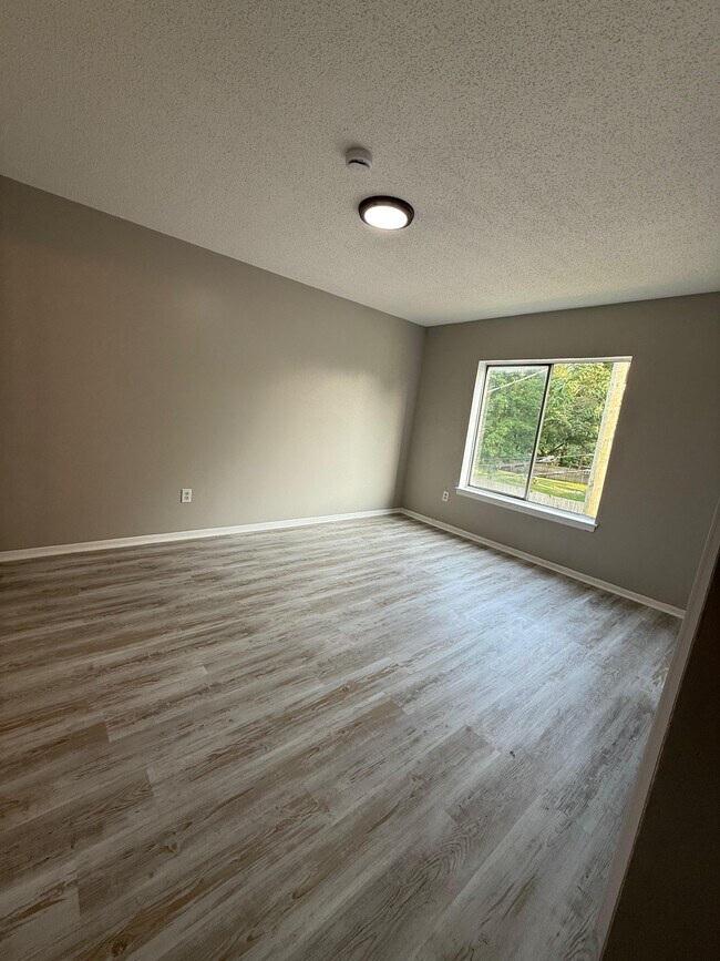 Foto del edificio - 24651 W McNichols Rd