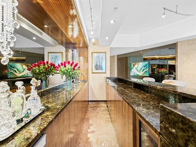 Building Photo - 333 Las Olas Way