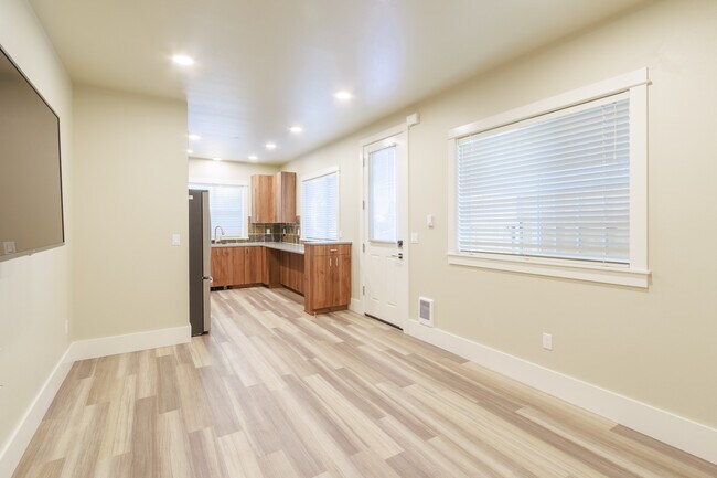 Foto del edificio - 1016 NW 23rd St