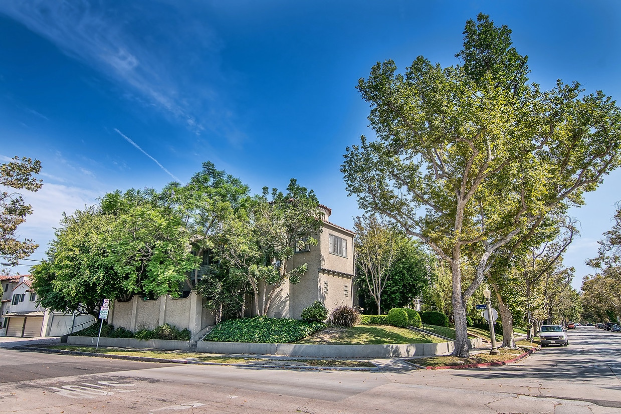 66 Apartments Available for Rent in Hancock Park, CA