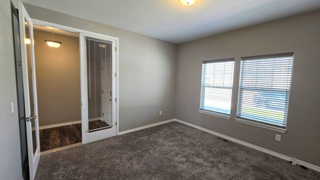 Foto del edificio - 11101 Willmore Dr