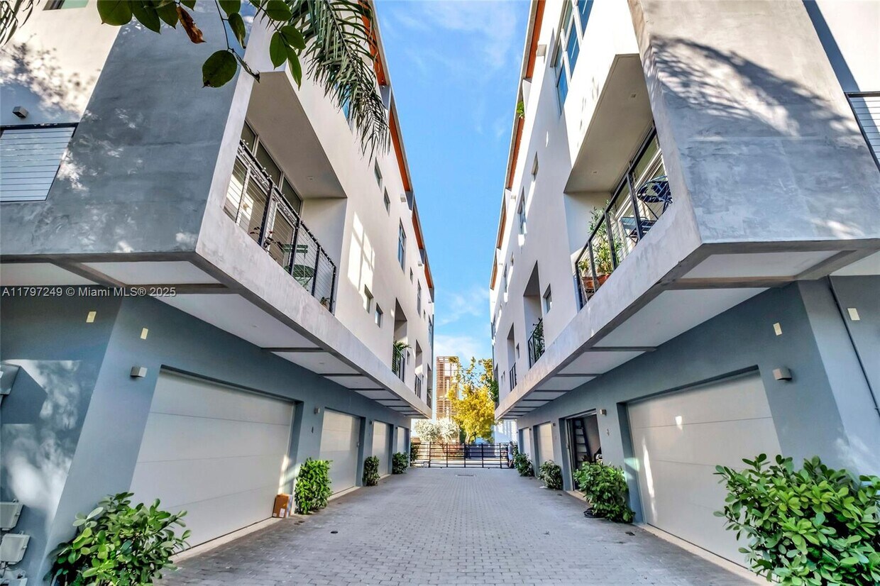 Foto principal - 2924 Bird Ave