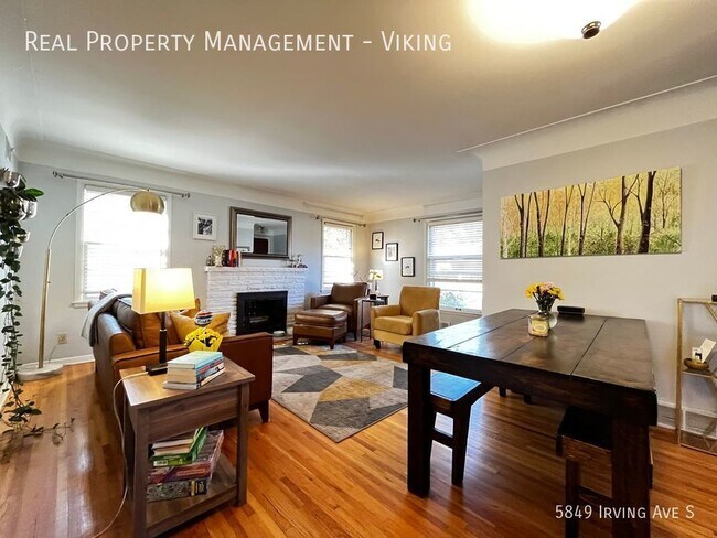 Foto del edificio - 3 Bed 2 Bath Home Fenced In Backyard! Secu...