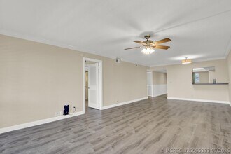 Building Photo - 1036 US-1