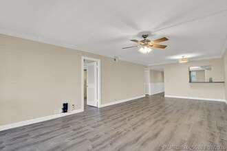 Building Photo - 1036 US-1