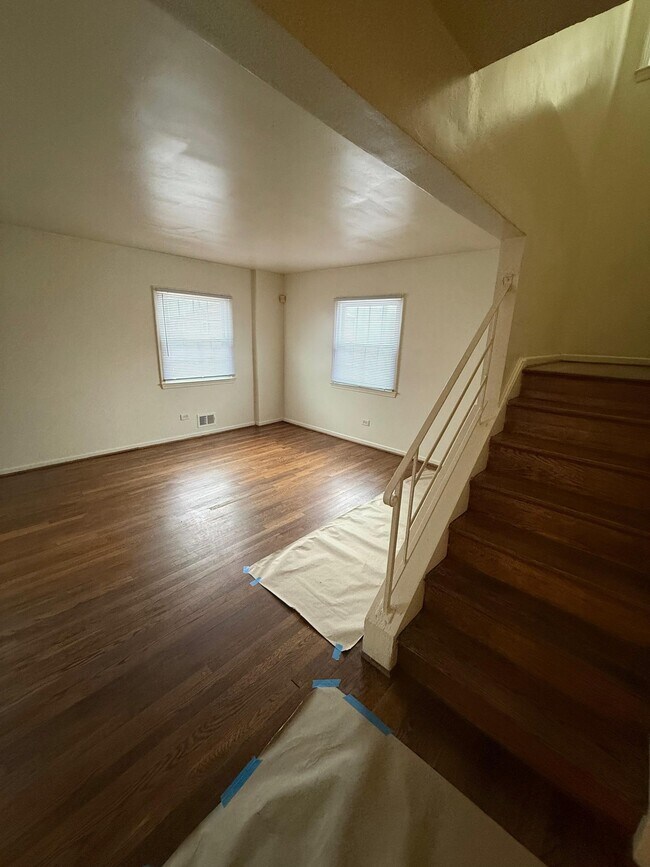 Foto del edificio - 7301 Calder Dr