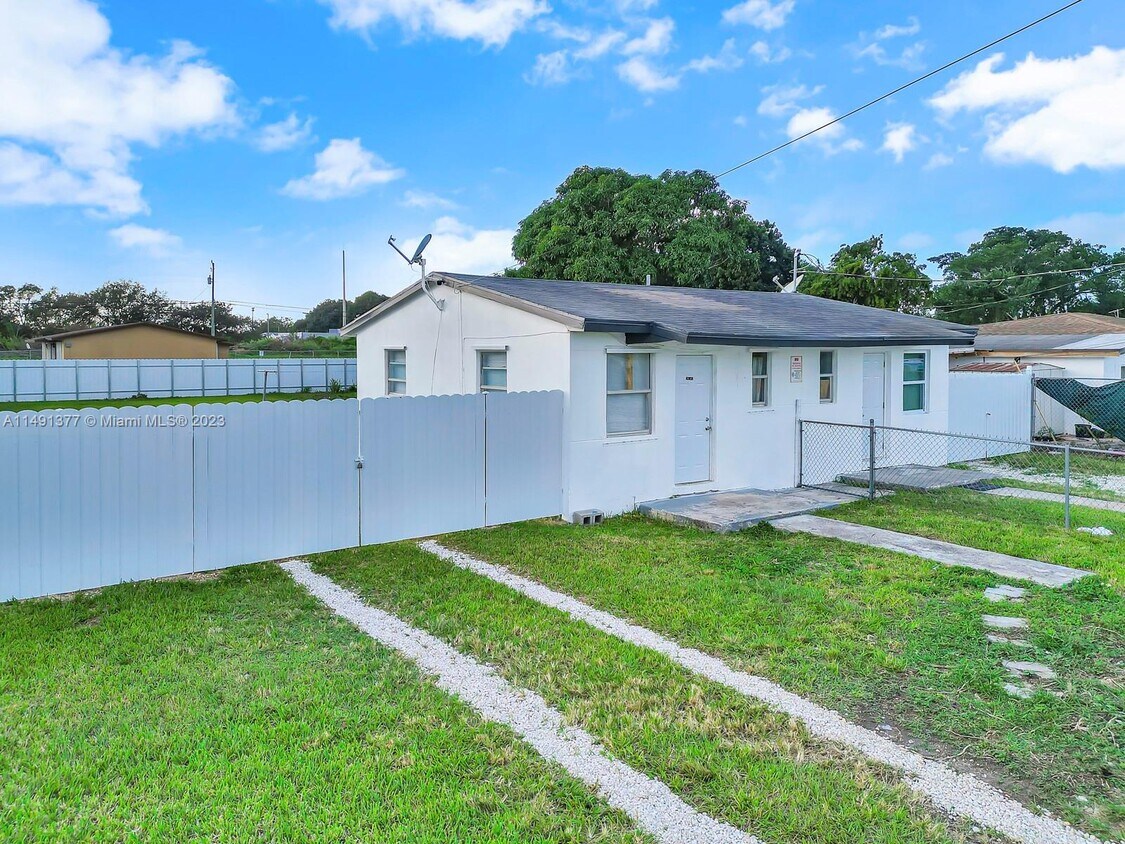 Primary Photo - 26542 SW 138th Ct