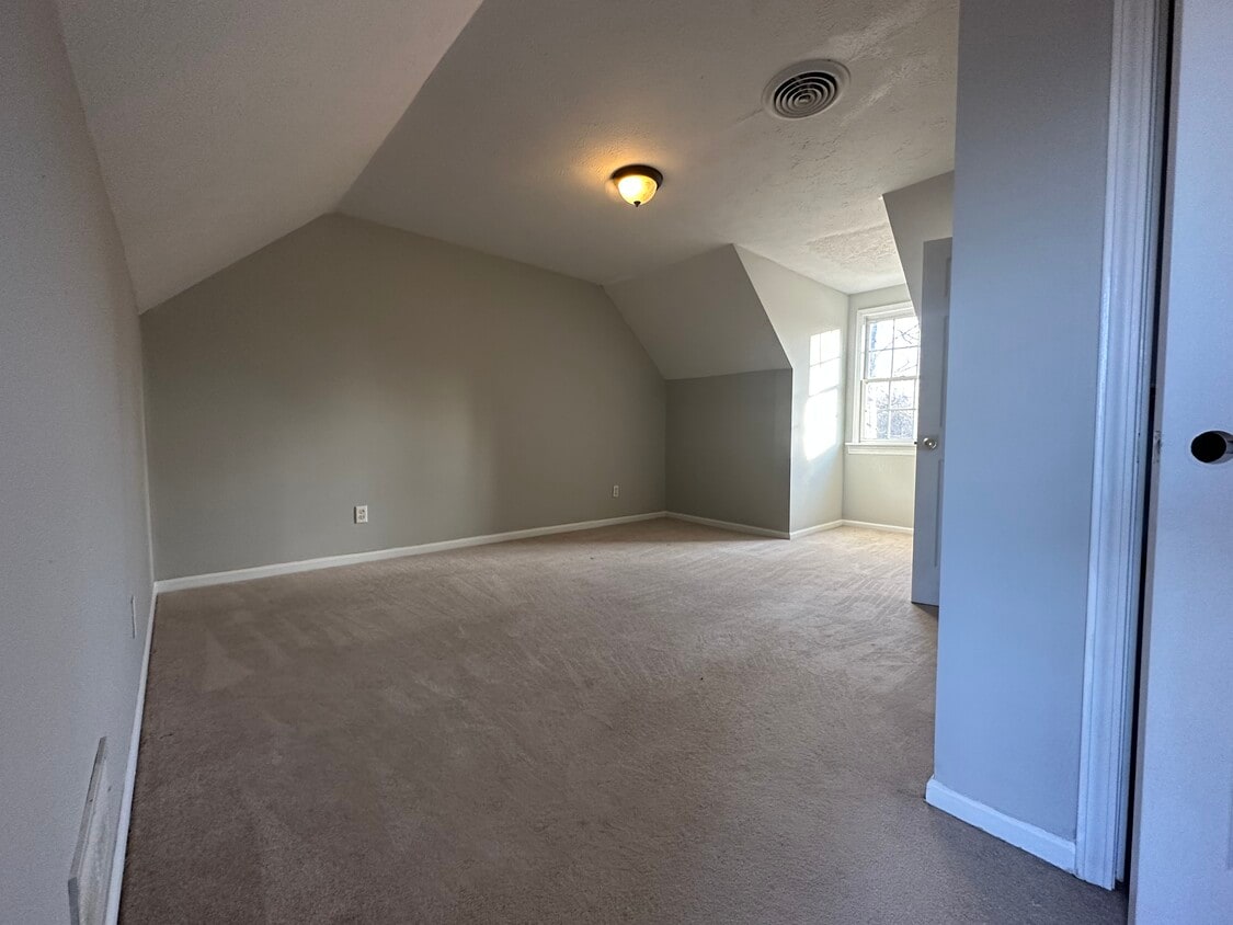 Primary Photo - 213 Ashley Dr
