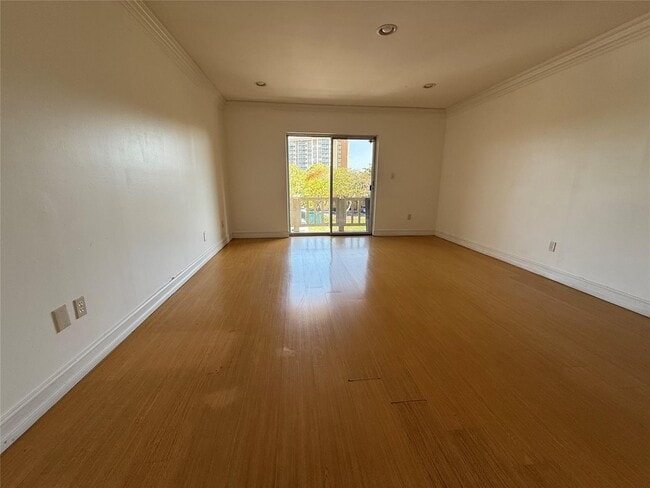 Building Photo - 10762 La Placida Dr