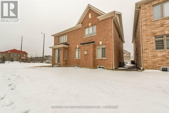 Building Photo - 1 Goodview Dr