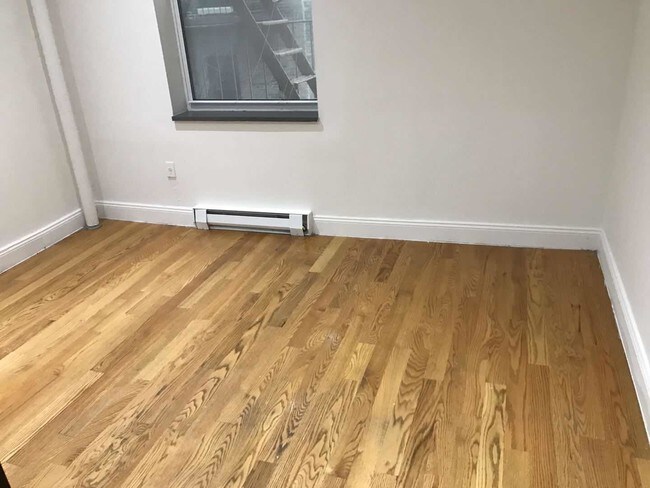 Foto del edificio - 210 W 107th St