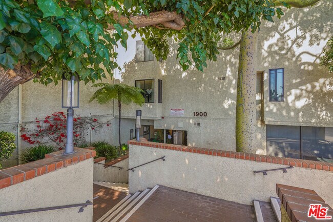 Foto del edificio - 1900 Vine St