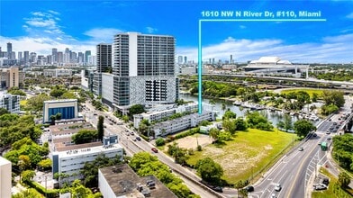 Building Photo - 1610 NW N River Dr
