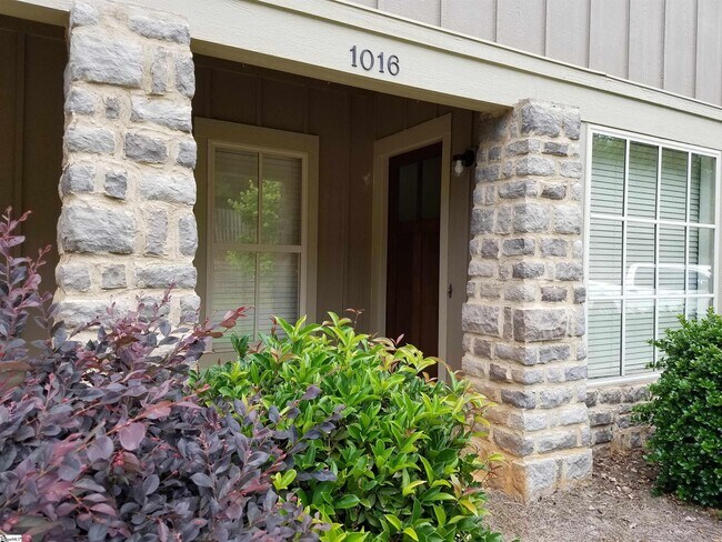 Foto del edificio - 101 West Ln