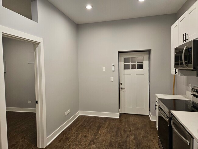 Foto del edificio - 831 S Western Ave