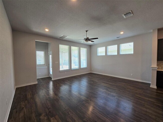 Foto del edificio - 125 High Plains Dr