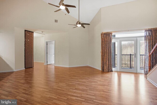 Building Photo - 564 Carson Terrace
