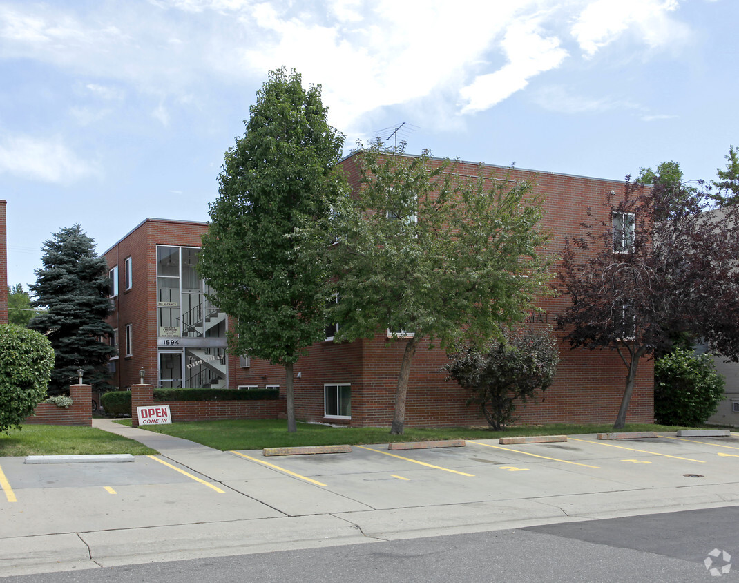 Primary Photo - Front Range Apartments