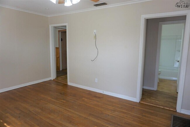 Building Photo - 1606 Bland St