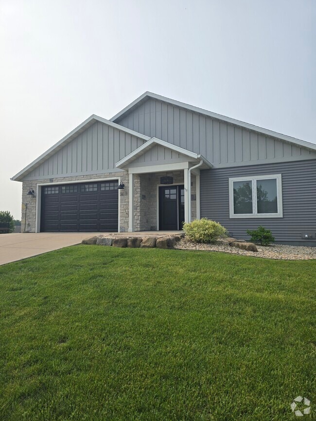 Building Photo - 223 Westmorland Dr