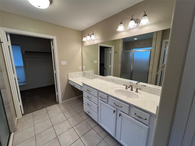 Building Photo - 9311 E Lakeside Dr